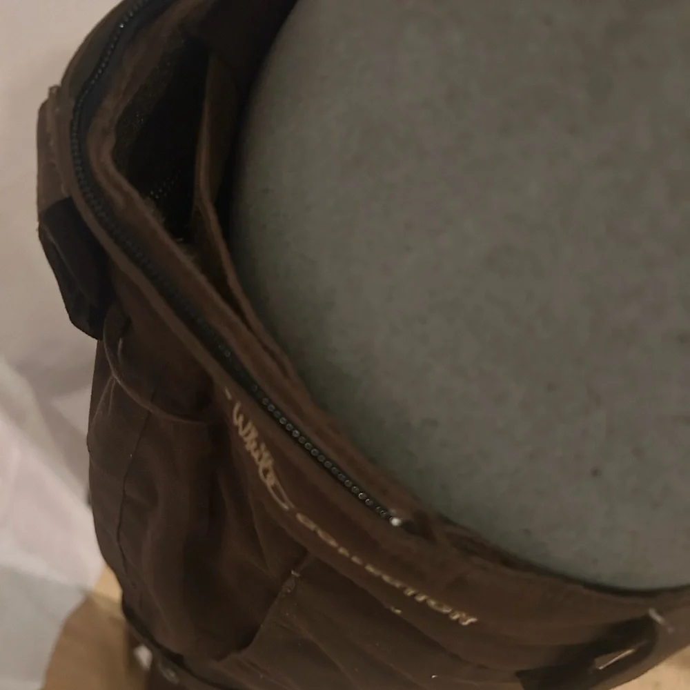 Men's Brown Burton snowboarding Pants - Picture 4 of 12